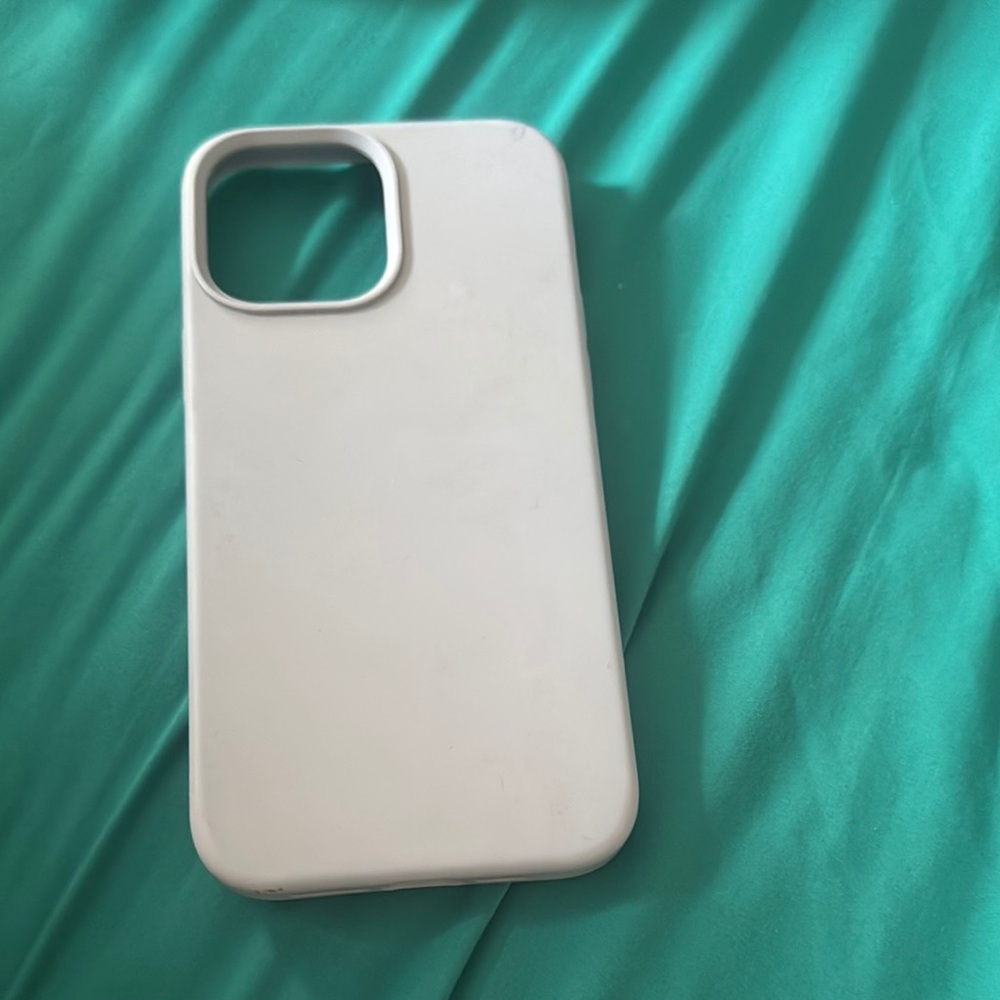 NWOT Lavender Matte iPhone 15 Pro Max Case with Rounded Edges
